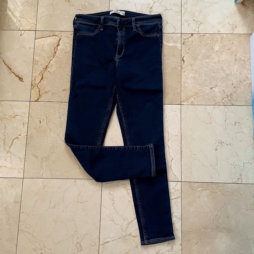 Hollister Dark Wash Stretchy Skinny Jean